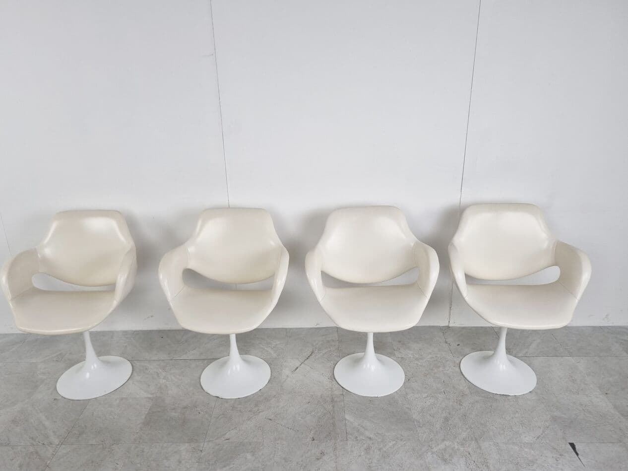 Set of Four Tulip Chairs, white faux leather, white metal, France, 1960s. - 265674