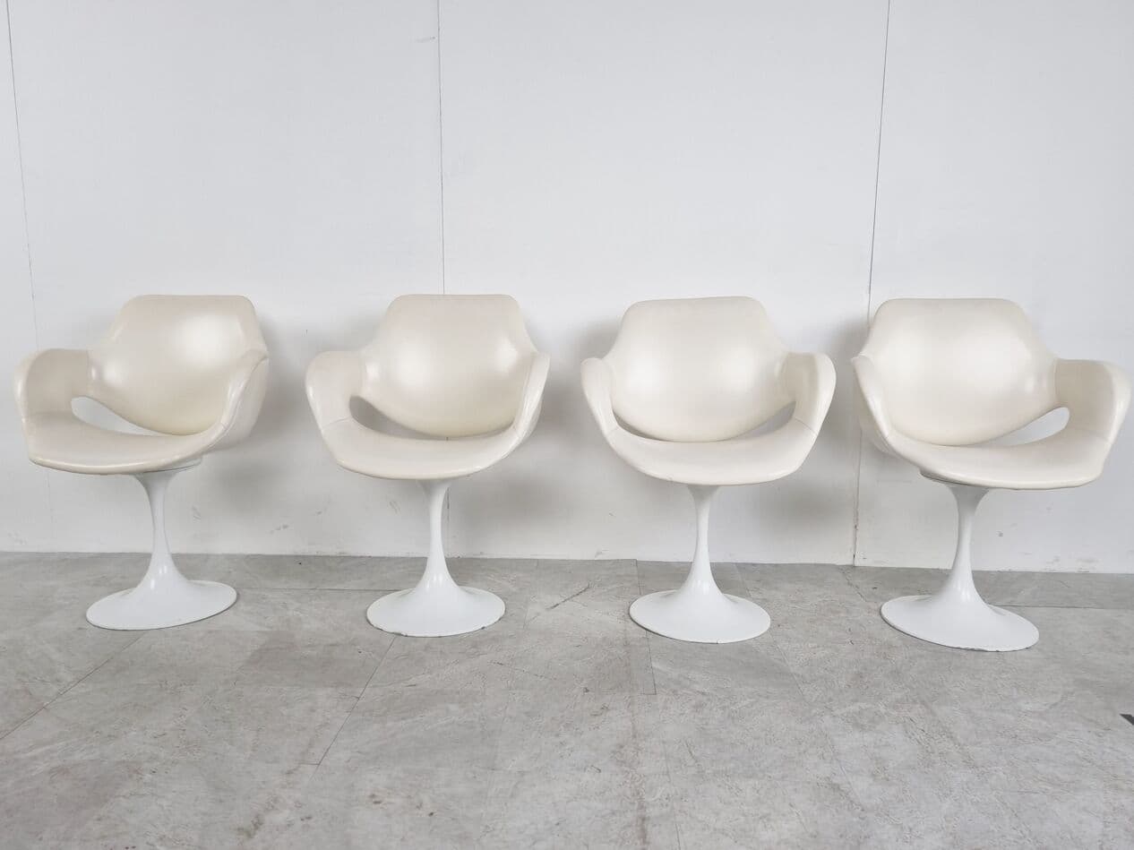 Set of Four Tulip Chairs, white faux leather, white metal, France, 1960s. - 265683
