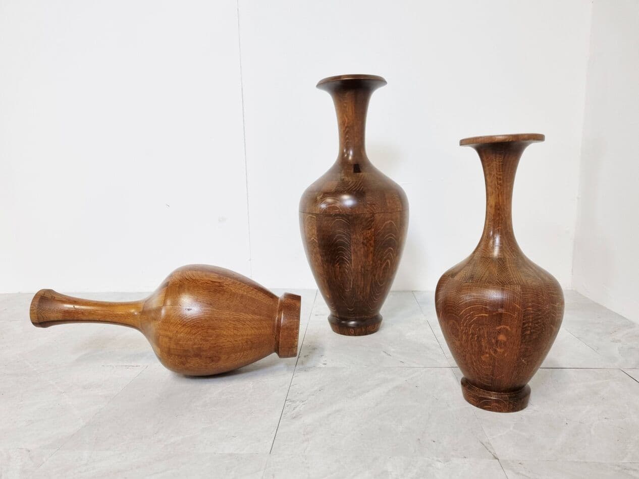 Zestaw trzech wazonów, drewno brązowy, proj. M. Bonami, Belgia, lata 70. - 265344