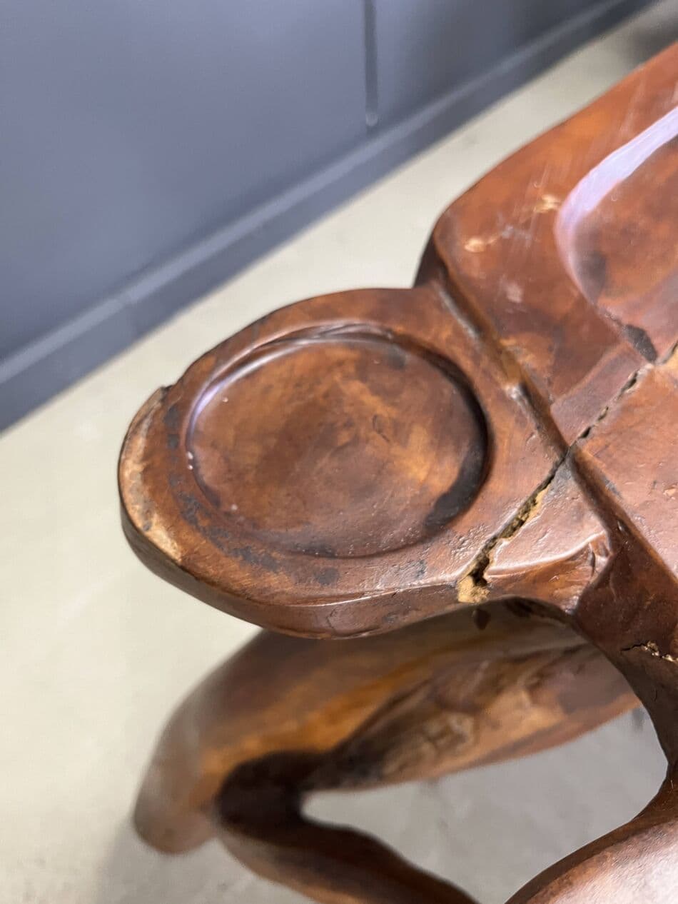 Trzyczęściowy zestaw foteli i stolika, brązowy, drewno oliwne, Francja, lata 60. - 265059