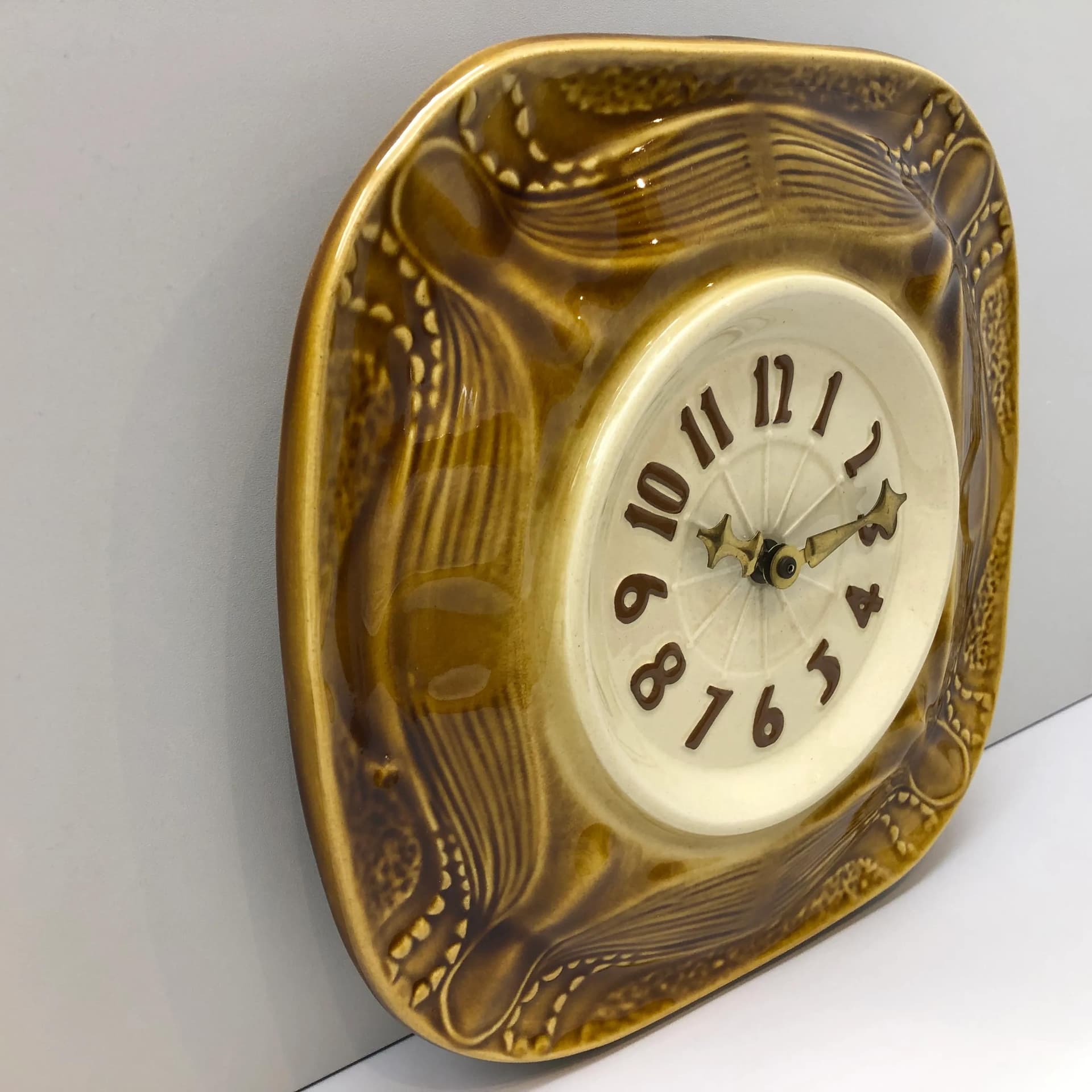 Zegar ścienny, Predom-Metron Z-250, brązowy, porcelana, proj. A. Sadulski, Polska, lata 70. - 19757