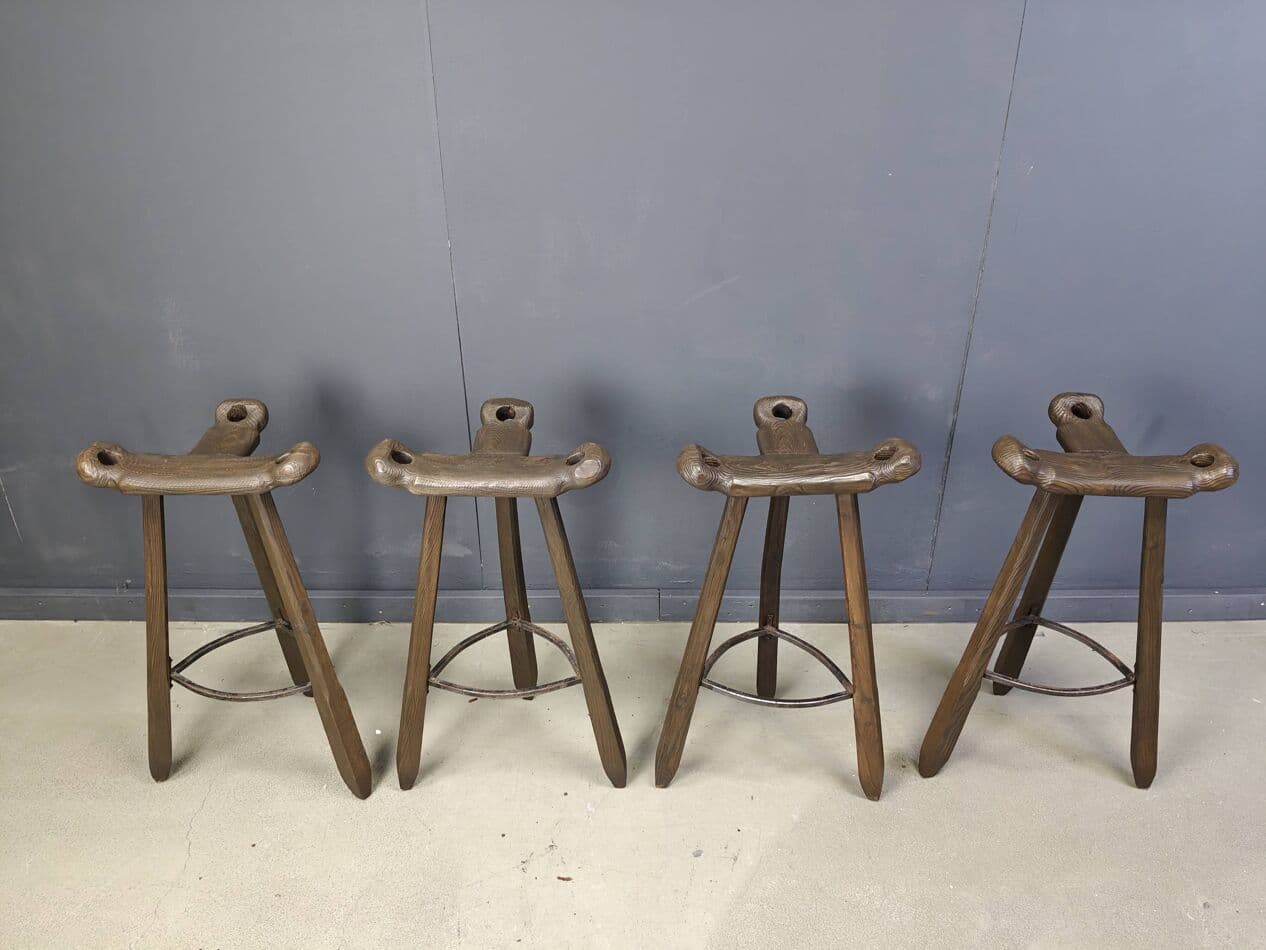 Zestaw czterech stołków barowych brutalistycznych, drewno brązowy, Hiszpania, lata 60. - 264873