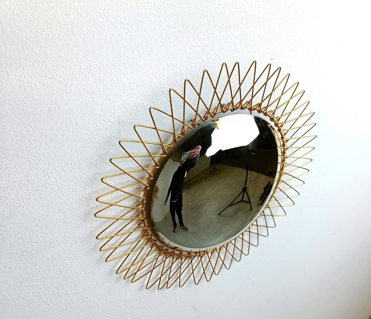 Sunburst mirror, gold brass, glass, Belgium, 1960s. - 264748