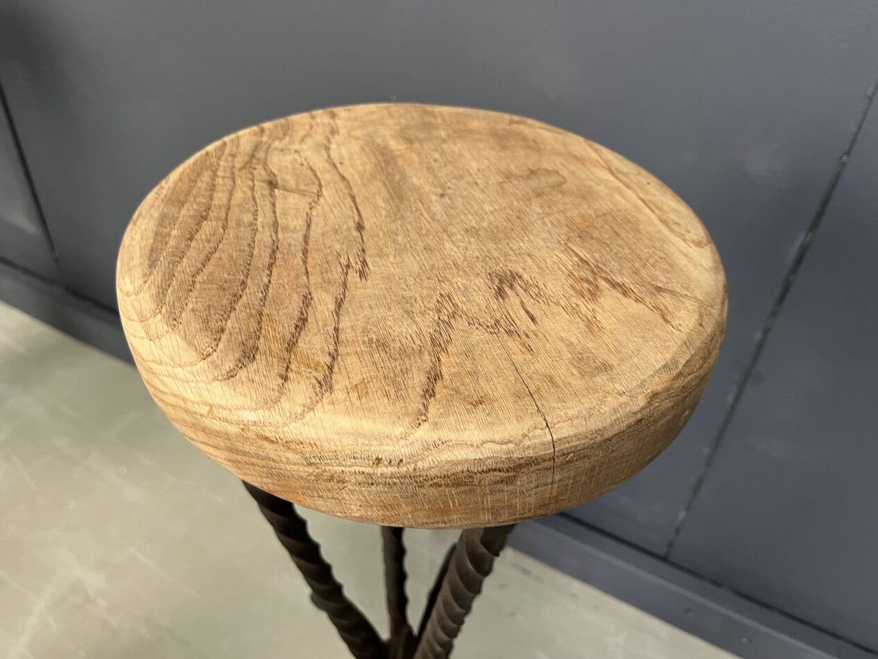 Zestaw trzech stołków barowych, dąb beżowy, żelazo czarne, Francja, lata 60. - 264444