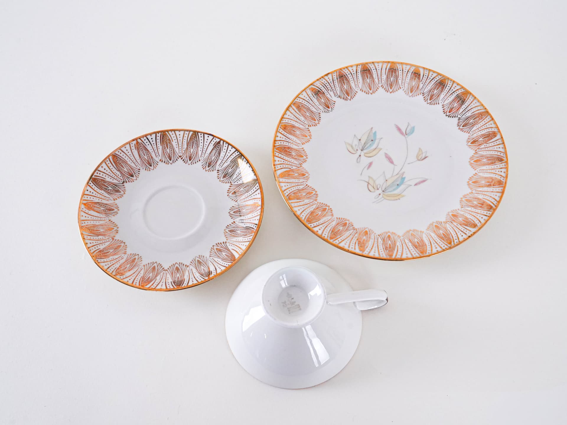 Zestaw filiżanka ze spodkiem i talerzykiem, art déco, porcelana biała złocona, Bavaria Elfenbein Porzellan, Niemcy, lata 70. - 262282