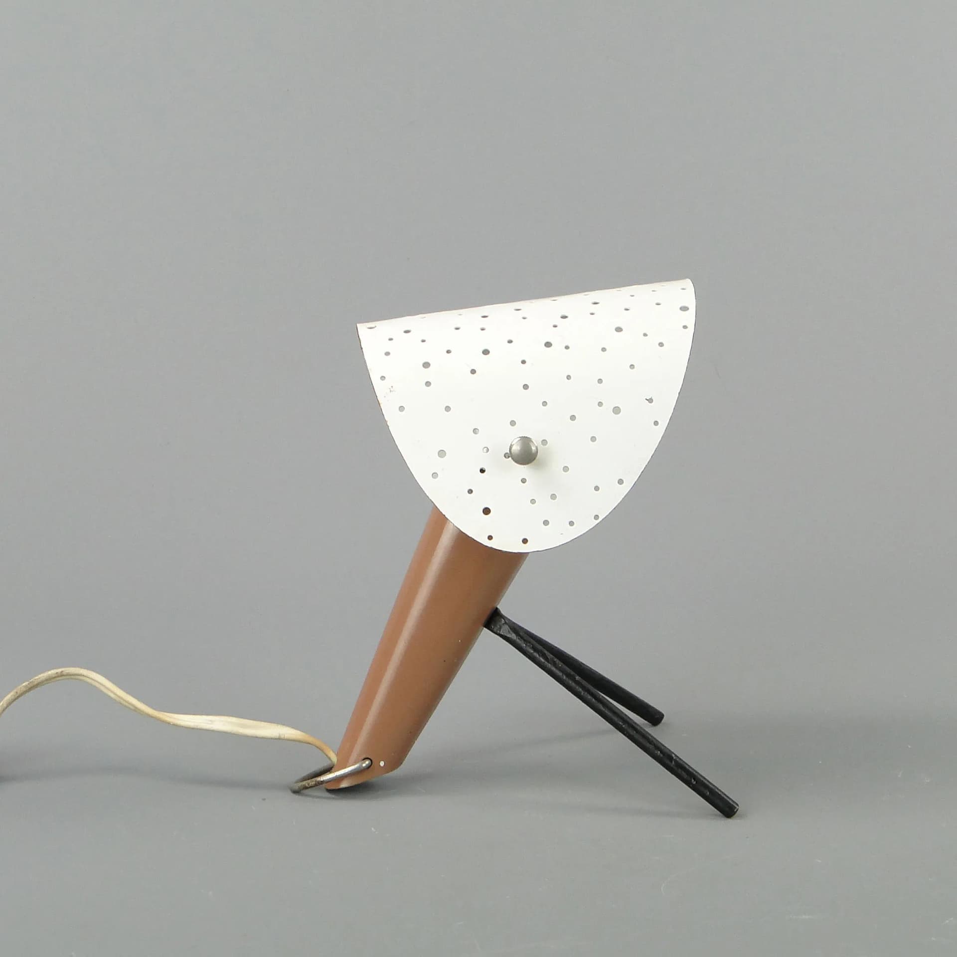 Lampa stołowa-ścienna, brązowy stal, klosz biały stal, nogi czarny stal, proj. A. Gałecki, Polska, lata 60. - 19947