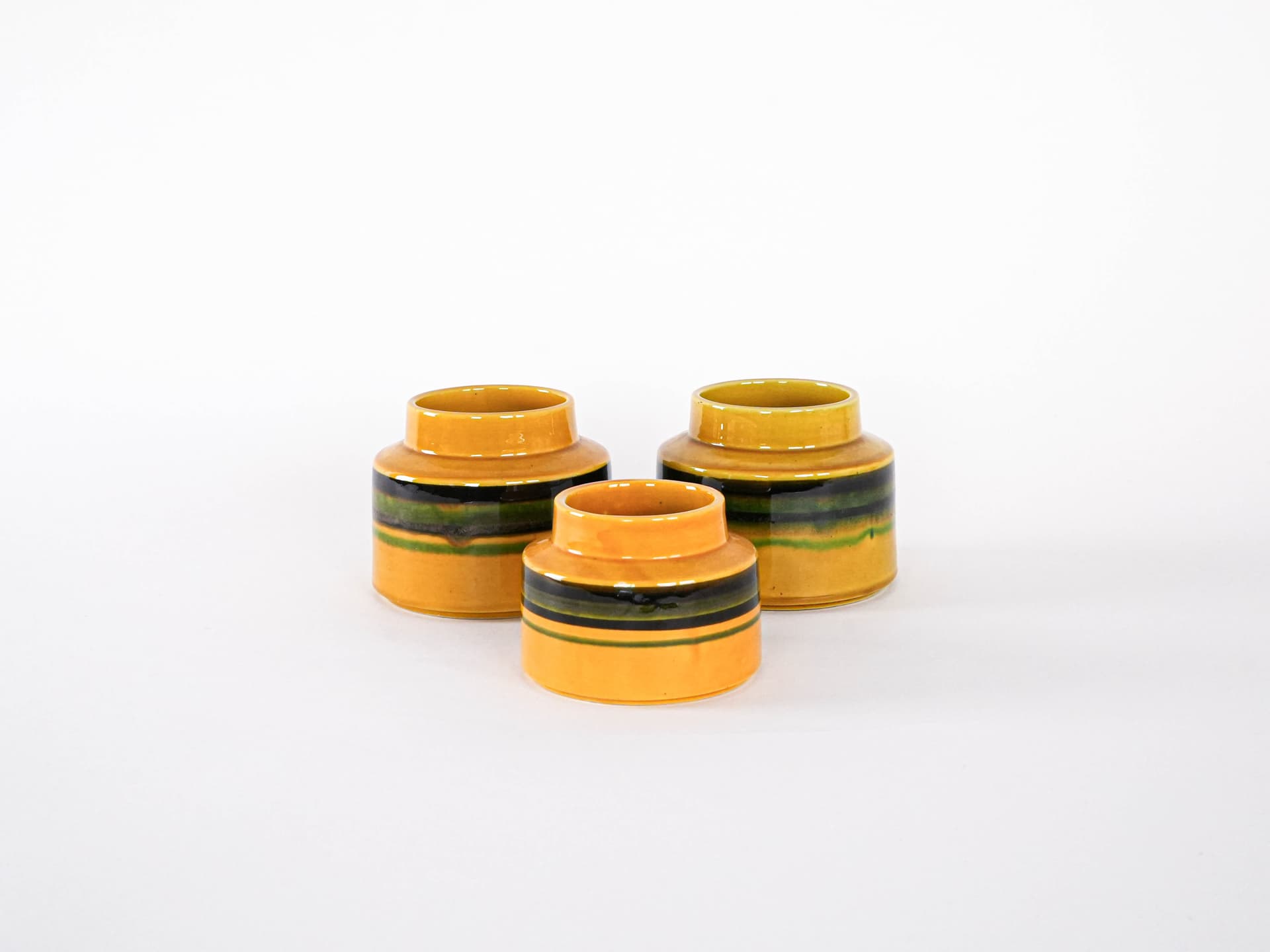 Zestaw trzech wazonów, żółty, ceramika, Włochy, lata 60. - 262472