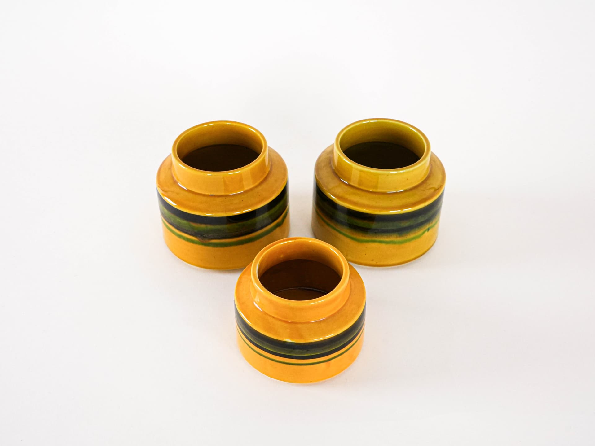 Zestaw trzech wazonów, żółty, ceramika, Włochy, lata 60. - 262474