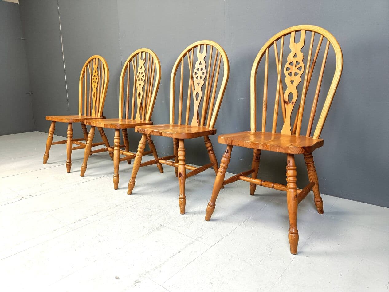 Set of Four Windsor Chairs, brown beech, by L. Ercolani, United Kingdom, 1950s. - 264047