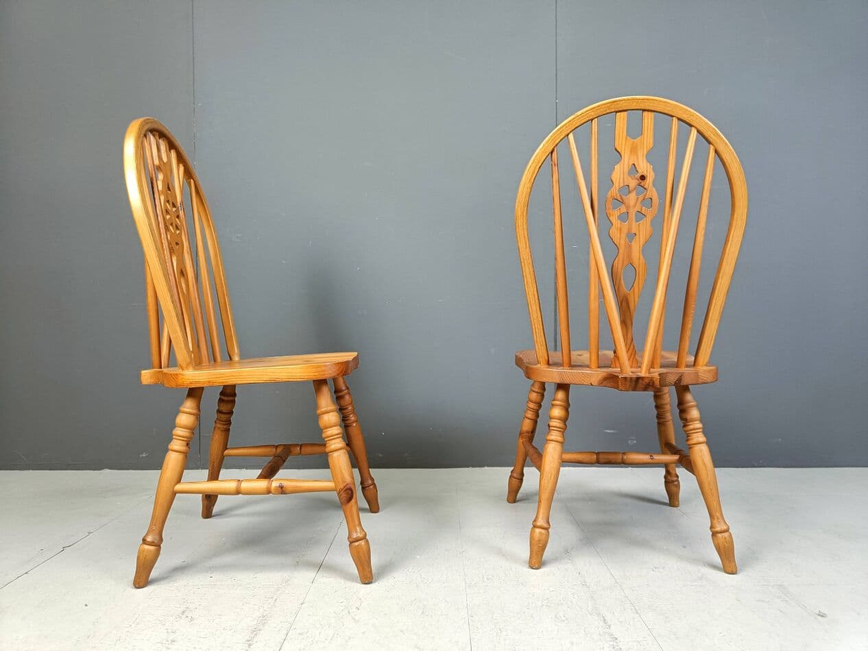 Set of Four Windsor Chairs, brown beech, by L. Ercolani, United Kingdom, 1950s. - 264052
