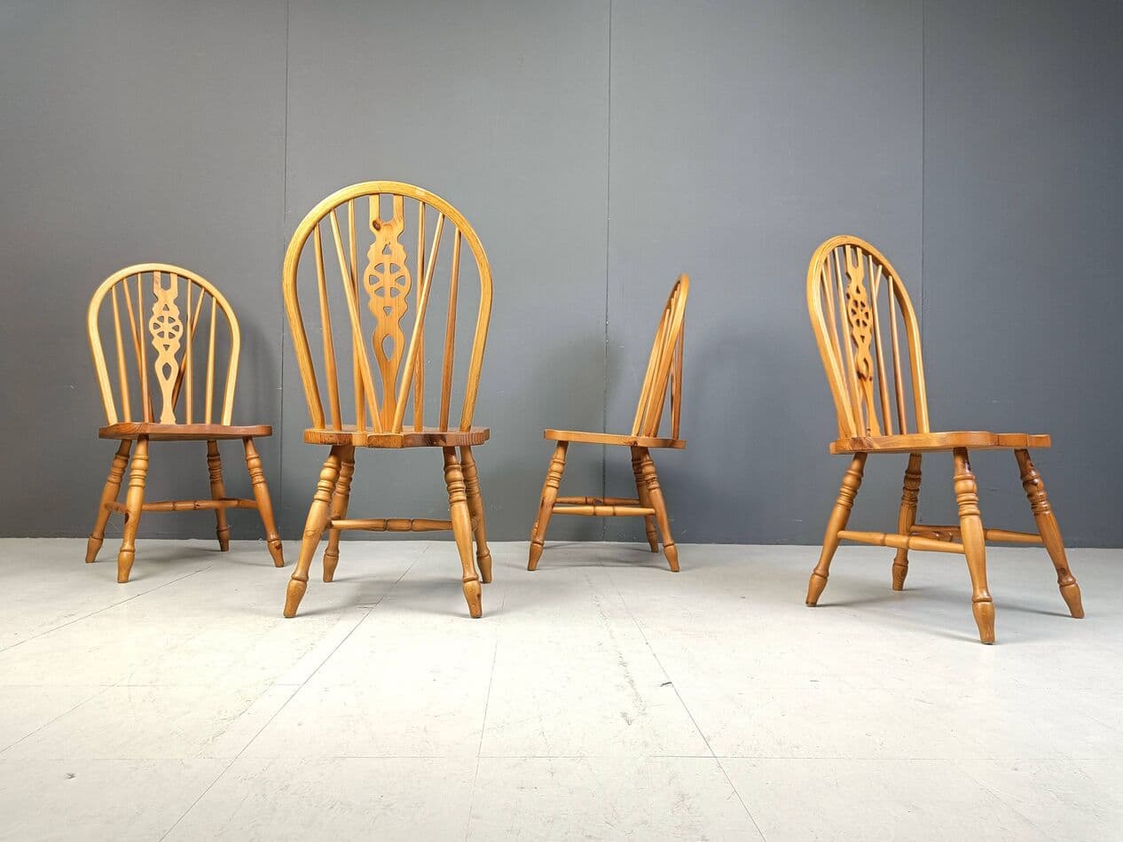 Set of Four Windsor Chairs, brown beech, by L. Ercolani, United Kingdom, 1950s. - 264049