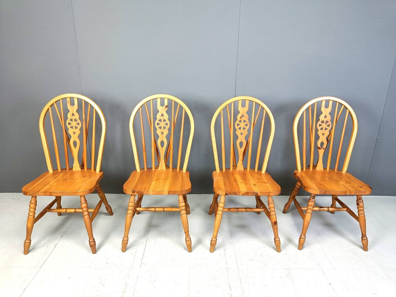 Set of Four Windsor Chairs, brown beech, by L. Ercolani, United Kingdom, 1950s. - 264043