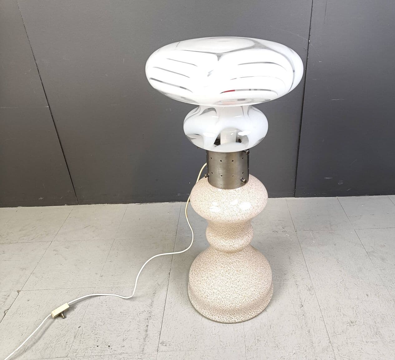 Lampa podłogowa, szkło białe, proj. C. Nason, Mazzega, Włochy, lata 60. - 264019