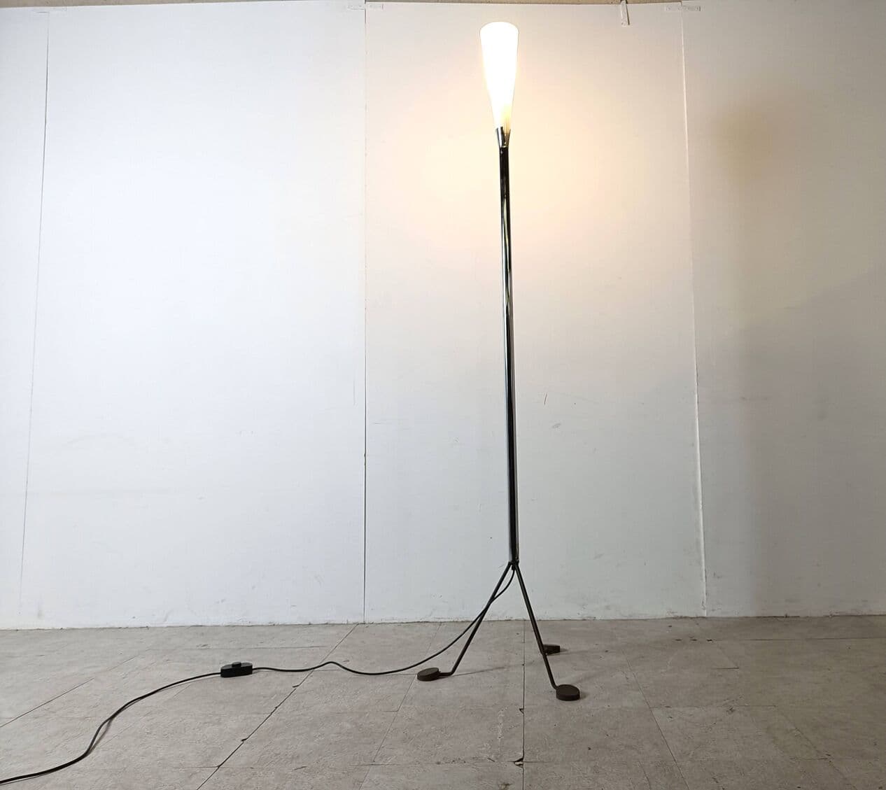 Lampa podłogowa, postmodernistyczna, szkło Murano srebrny, Włochy, lata 90. - 263701