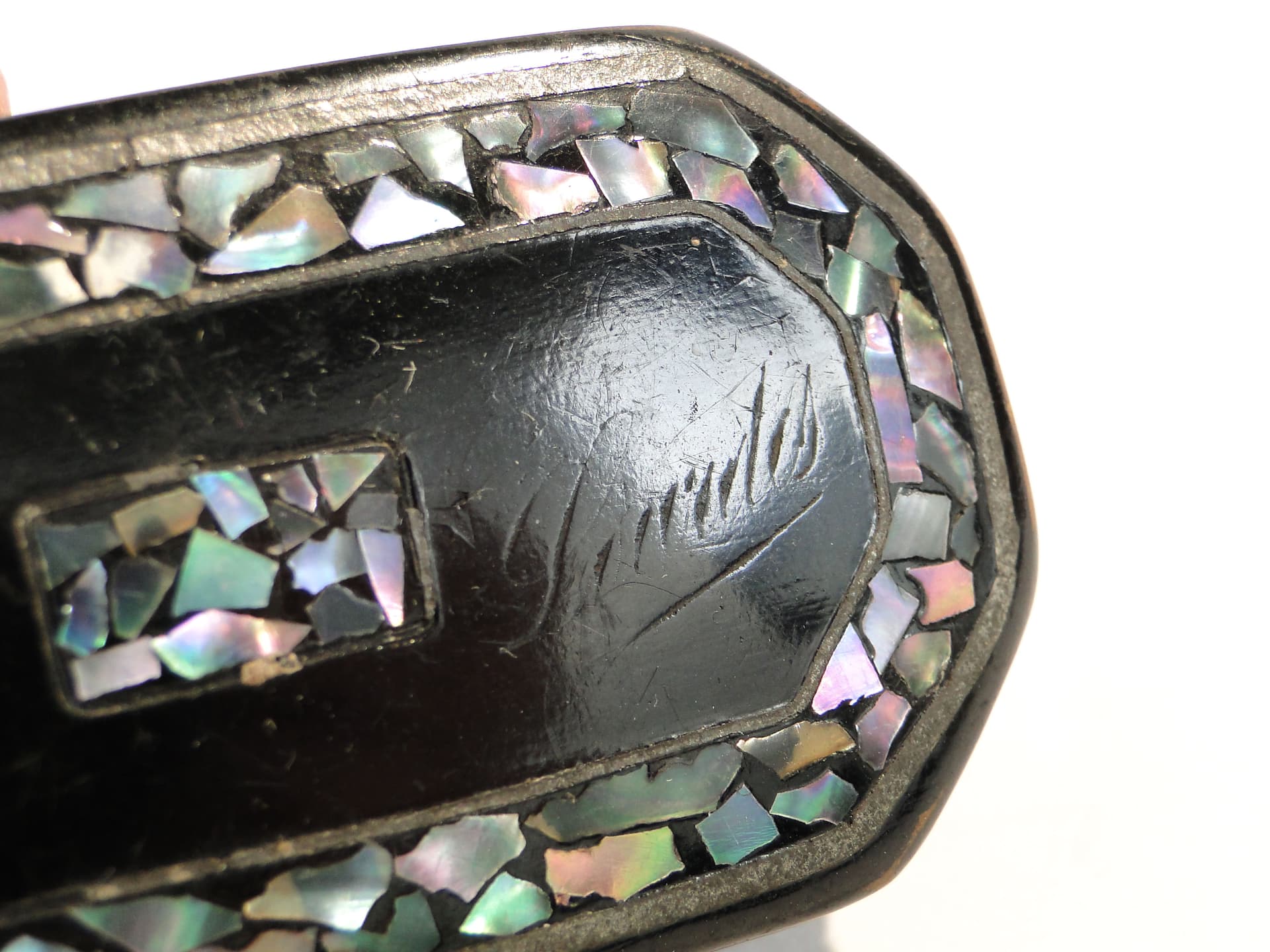 Tabakiera Biedermeier, czarna, laka masa perłowa, Polska, lata 60. XIX w. - 262587