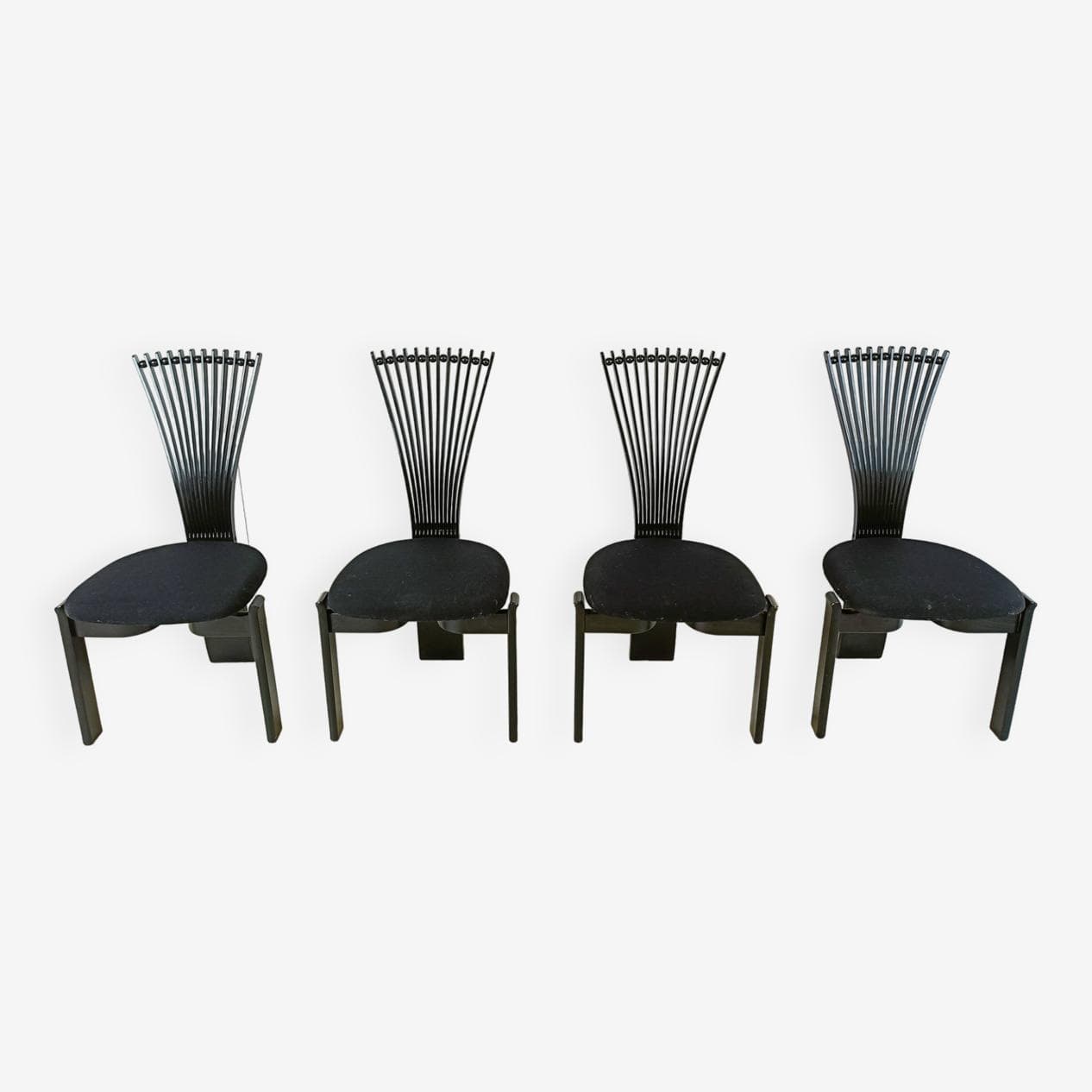 Zestaw czterech krzeseł Totem, drewno czarne, tkanina czarna, proj. T. Nilsen, Westnofa, Norwegia, lata 80. - 263584