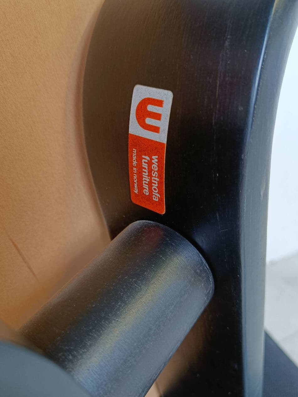 Zestaw czterech krzeseł Totem, drewno czarne, tkanina czarna, proj. T. Nilsen, Westnofa, Norwegia, lata 80. - 263592