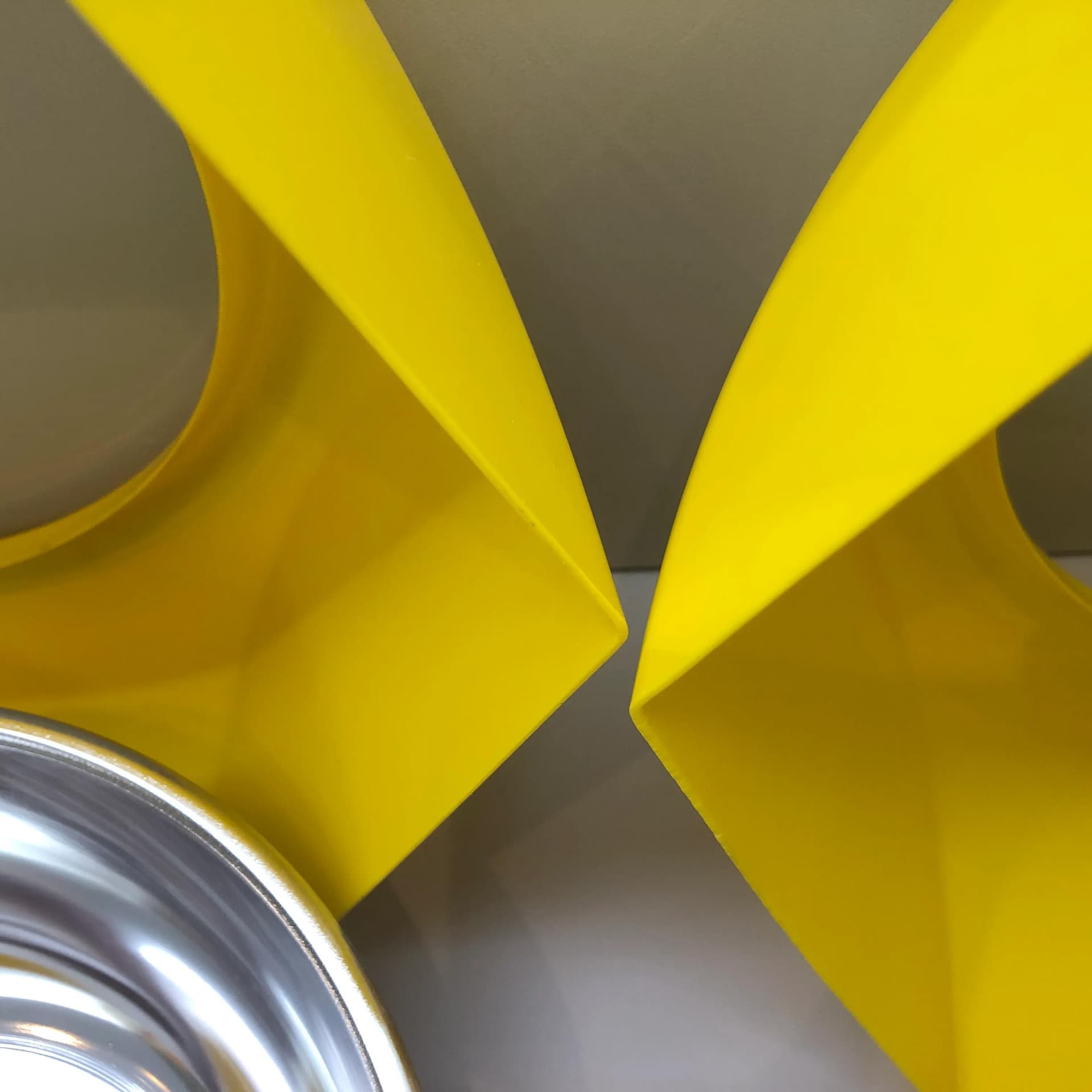 Para kinkietów, żółty plastik, metal chromowany, Kinkeldey Leuchten, Niemcy, lata 80. - 20083