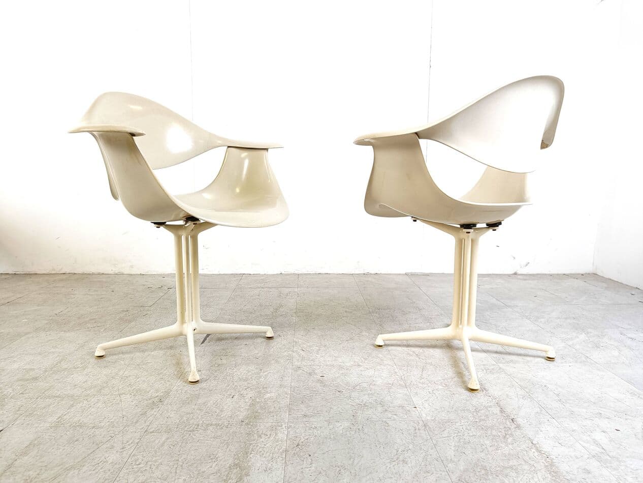 Zestaw czterech foteli Daf, Space Age, włókno szklane białe, metal biały, proj. G. Nelson, Herman Miller, USA, lata 60. - 263475