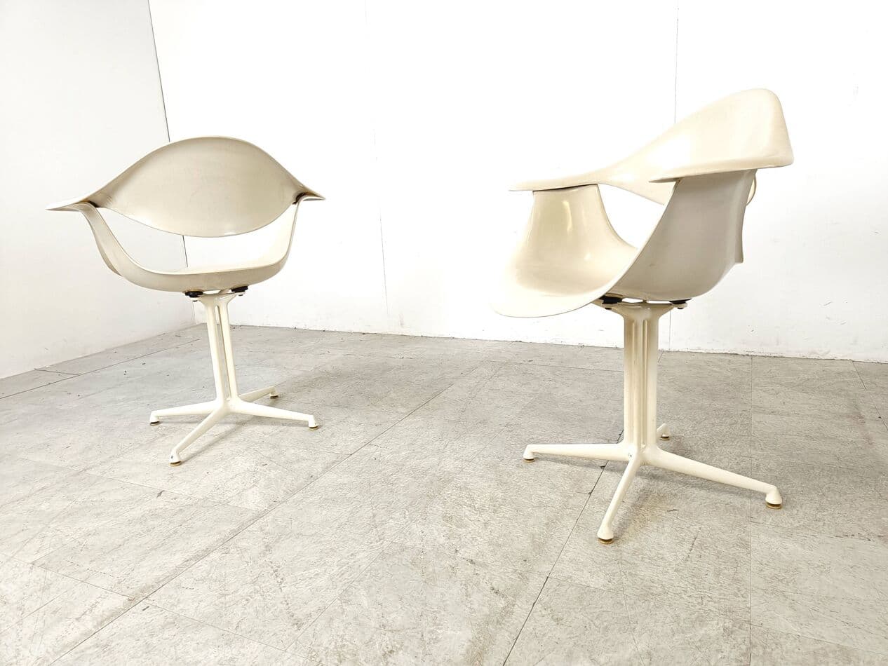 Zestaw czterech foteli Daf, Space Age, włókno szklane białe, metal biały, proj. G. Nelson, Herman Miller, USA, lata 60. - 263477