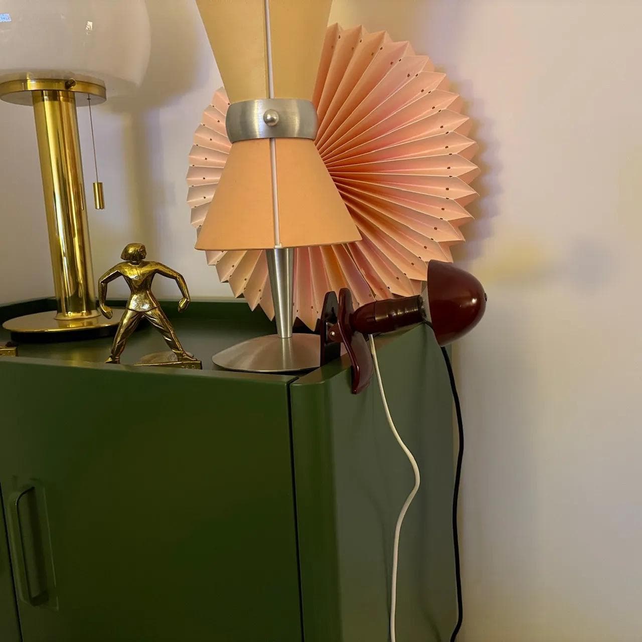 Bordowa bakelitowa lampka nocna, Niemcy, lata 60. - 20071