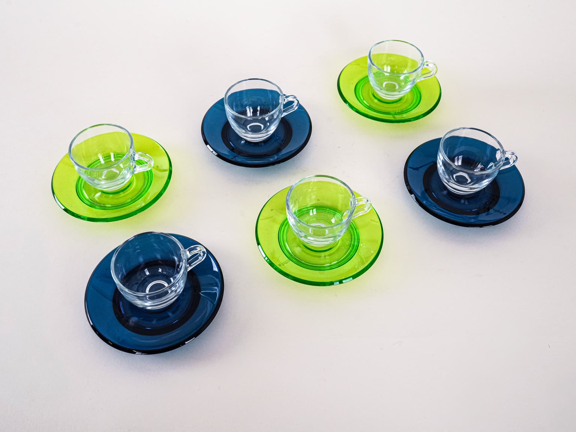 Komplet filiżanek, szkło przezroczyste, plastik niebieski zielony, Guzzini, Włochy, lata 70. - 262721