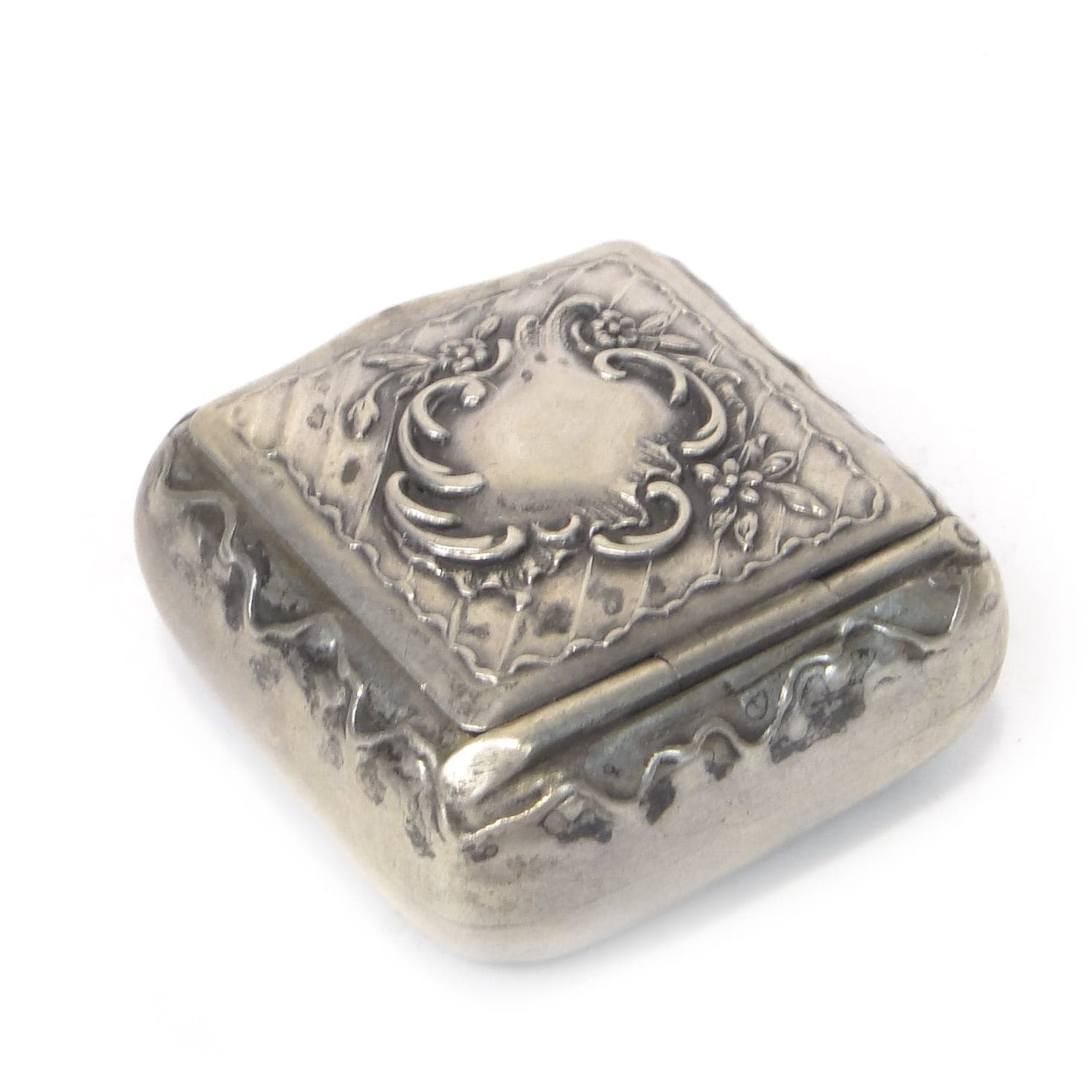 Tabakiera damska rococo, srebro, Niemcy, XIX wiek - 262735