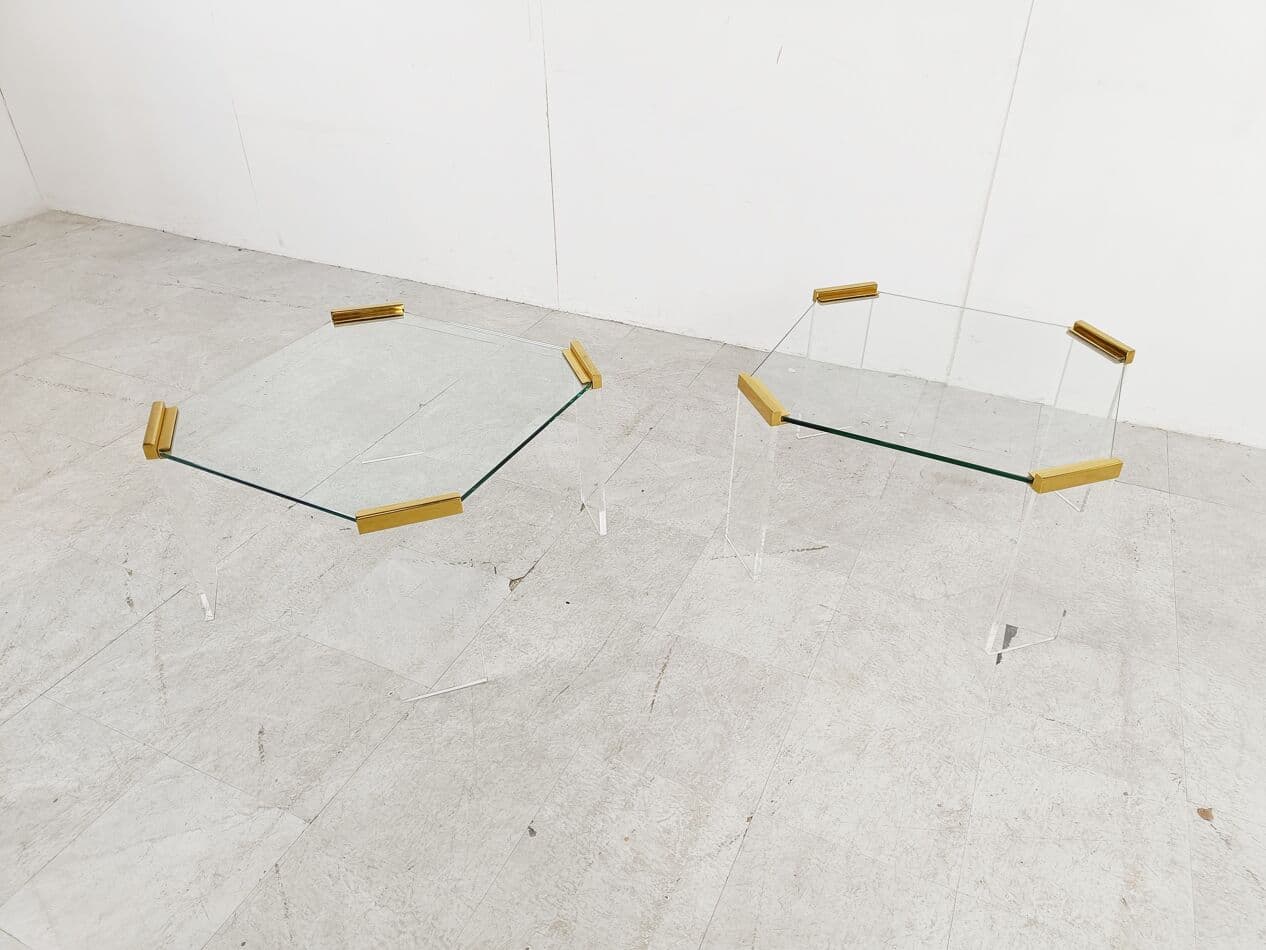 Para stolików bocznych, szkło przezroczyste, lucyt przezroczysty, mosiądz złoty, Belgia, lata 70. - 263341