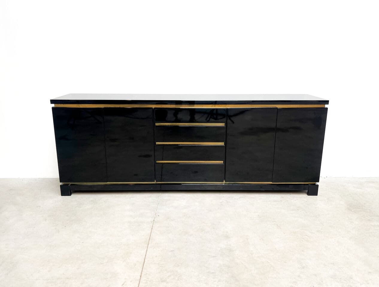 Komoda, czarna, drewno, Francja, lata 70. - 263322