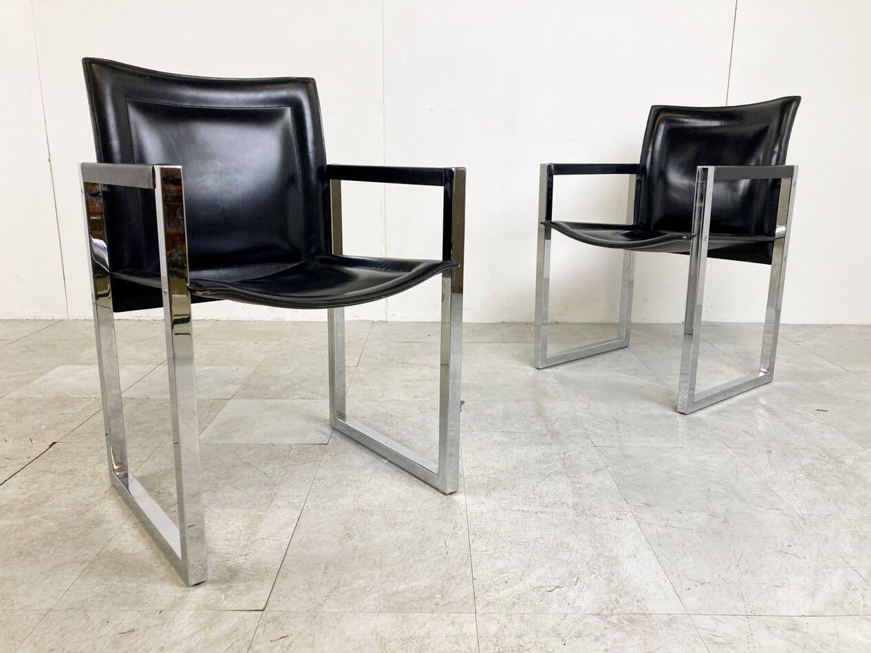 Zestaw sześciu krzeseł z podłokietnikami, skóra czarna, stal chromowana, Arrben, Włochy, lata 80. - 263239