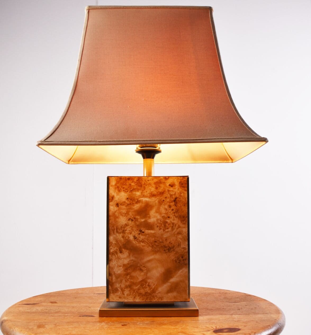 Lampa stołowa, drewno czeczotowe brązowe, mosiądz, Francja, lata 70. - 263065