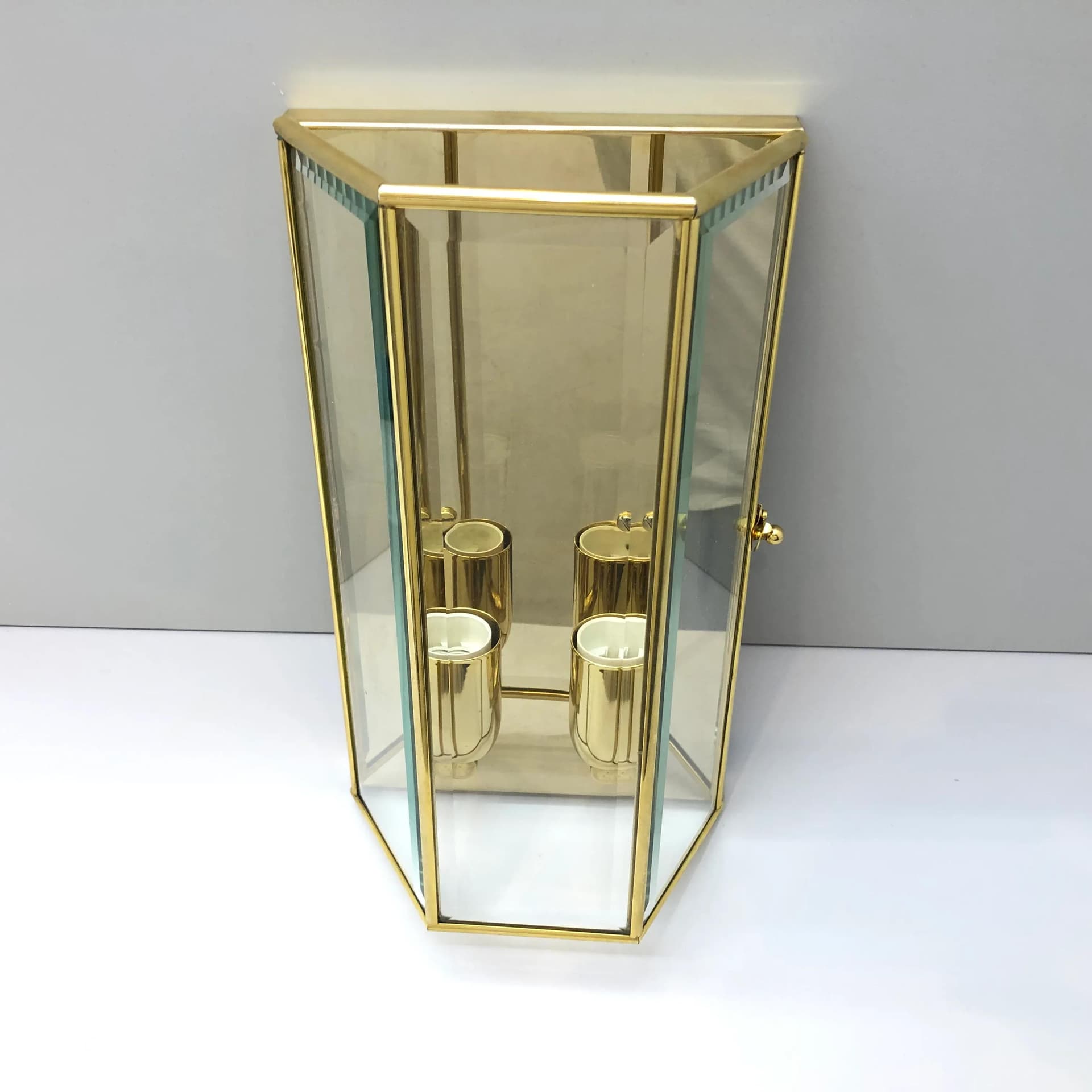 Kinkiet Art Deco, mosiądz złoty, szkło, IL Fanale, Włochy, lata 90. - 20053