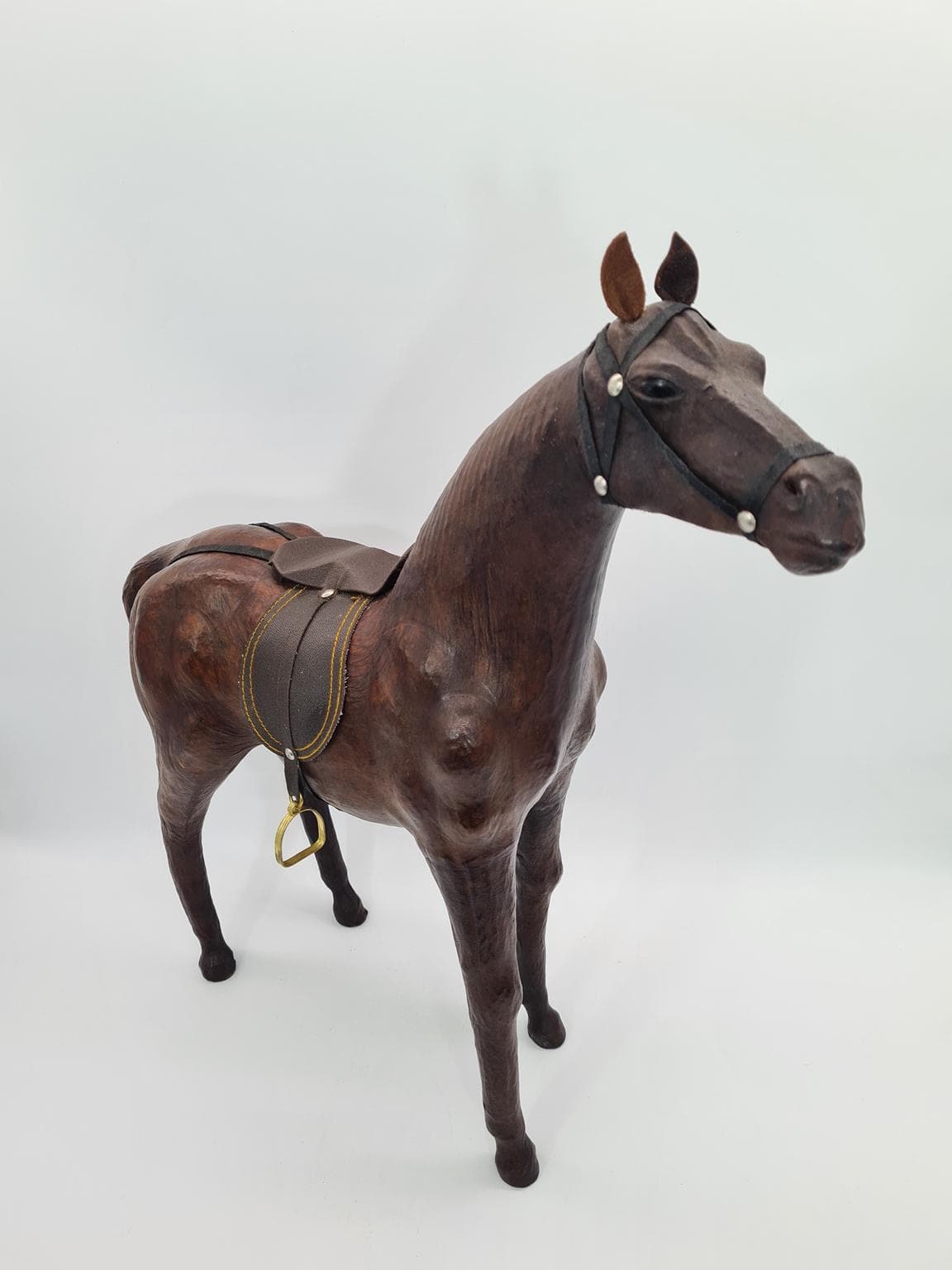 Figurka konia, brązowy, skóra naturalna drewno, Europa, lata 60. - 272120