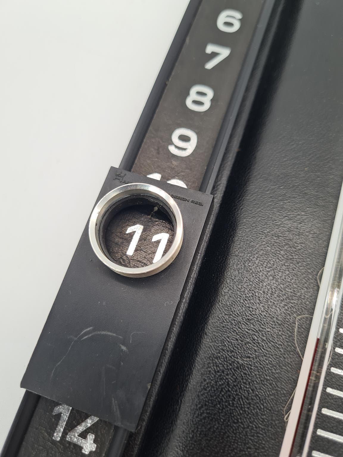 Termometr ścienny z kalendarzem, czarny, akryl, lata 60. - 272816