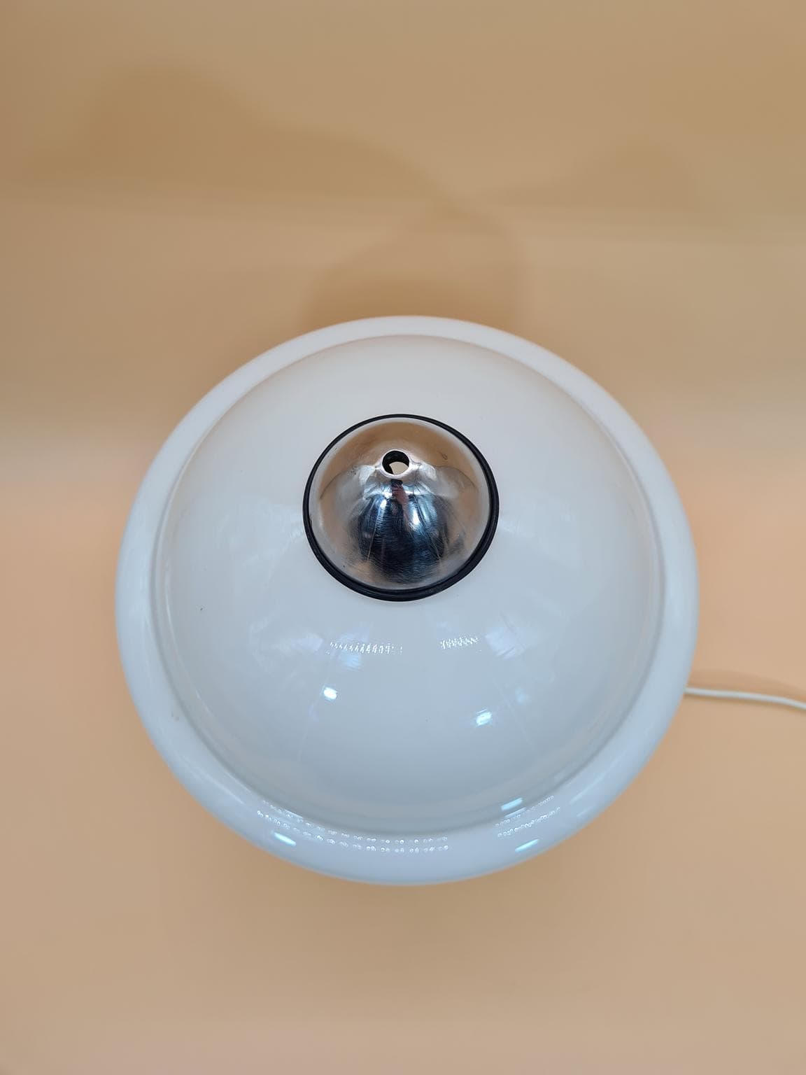 Lampa stołowa Space Age, szkło opalowe białe, metal chrom, Europa, lata 70. - 273836