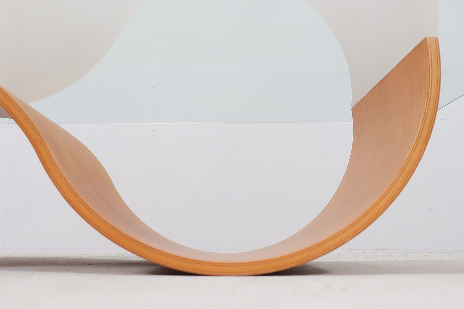 Stolik kawowy organiczny, sklejka brązowa, szkło przezroczyste, Włochy, lata 80. - 276463