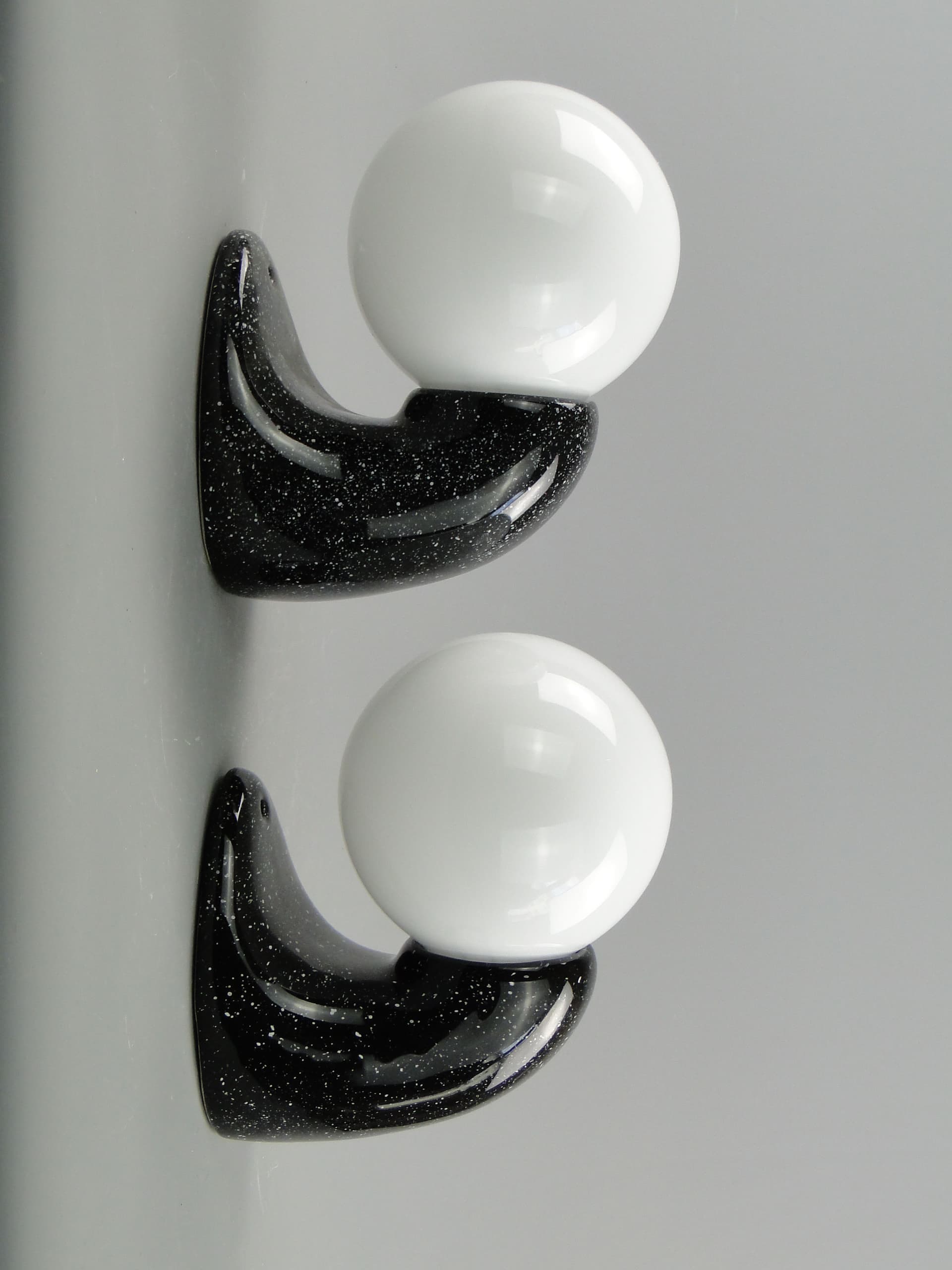 Para kinkietów Space Age, ceramika czarna, Polska, lata 70. - 2078