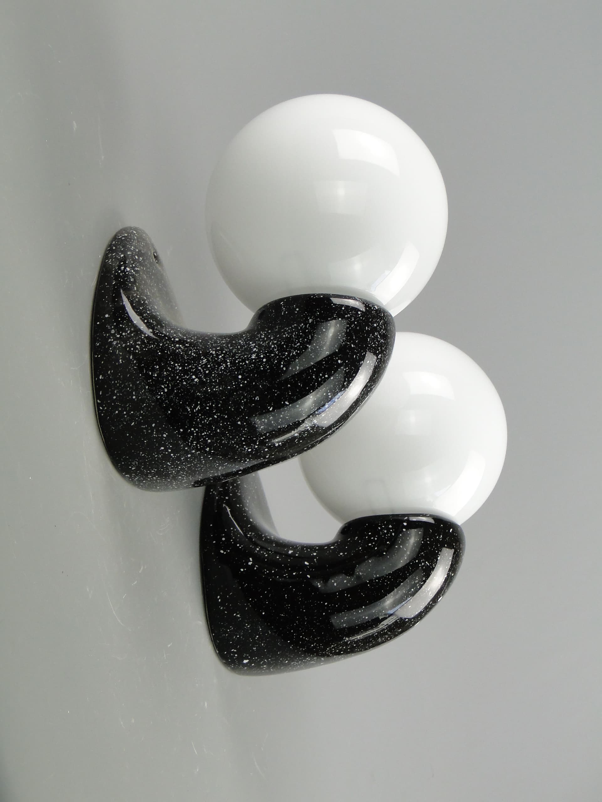 Para kinkietów Space Age, ceramika czarna, Polska, lata 70. - 2077