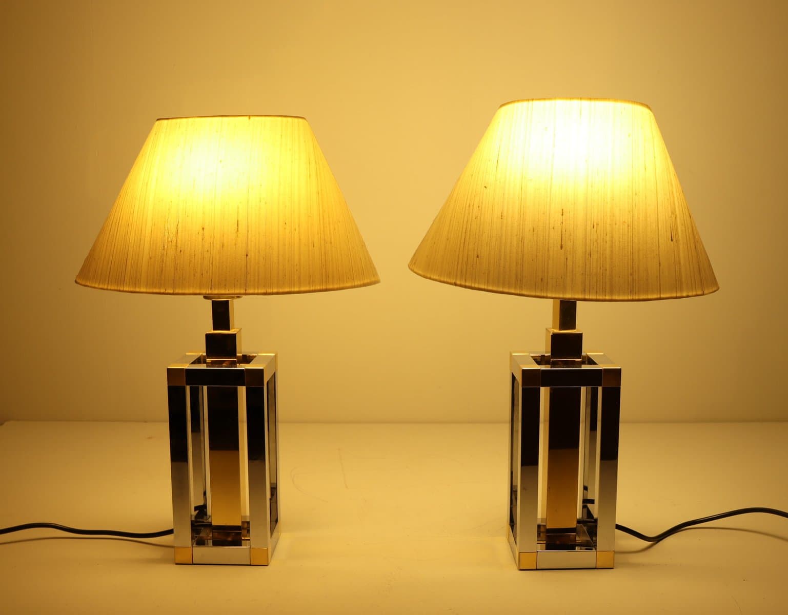 Para lamp stołowych Hollywood Regency, chrom srebrny, mosiądz złoty, bawełna biała, proj. S. Devidts, Niemcy, lata 80. - 276116