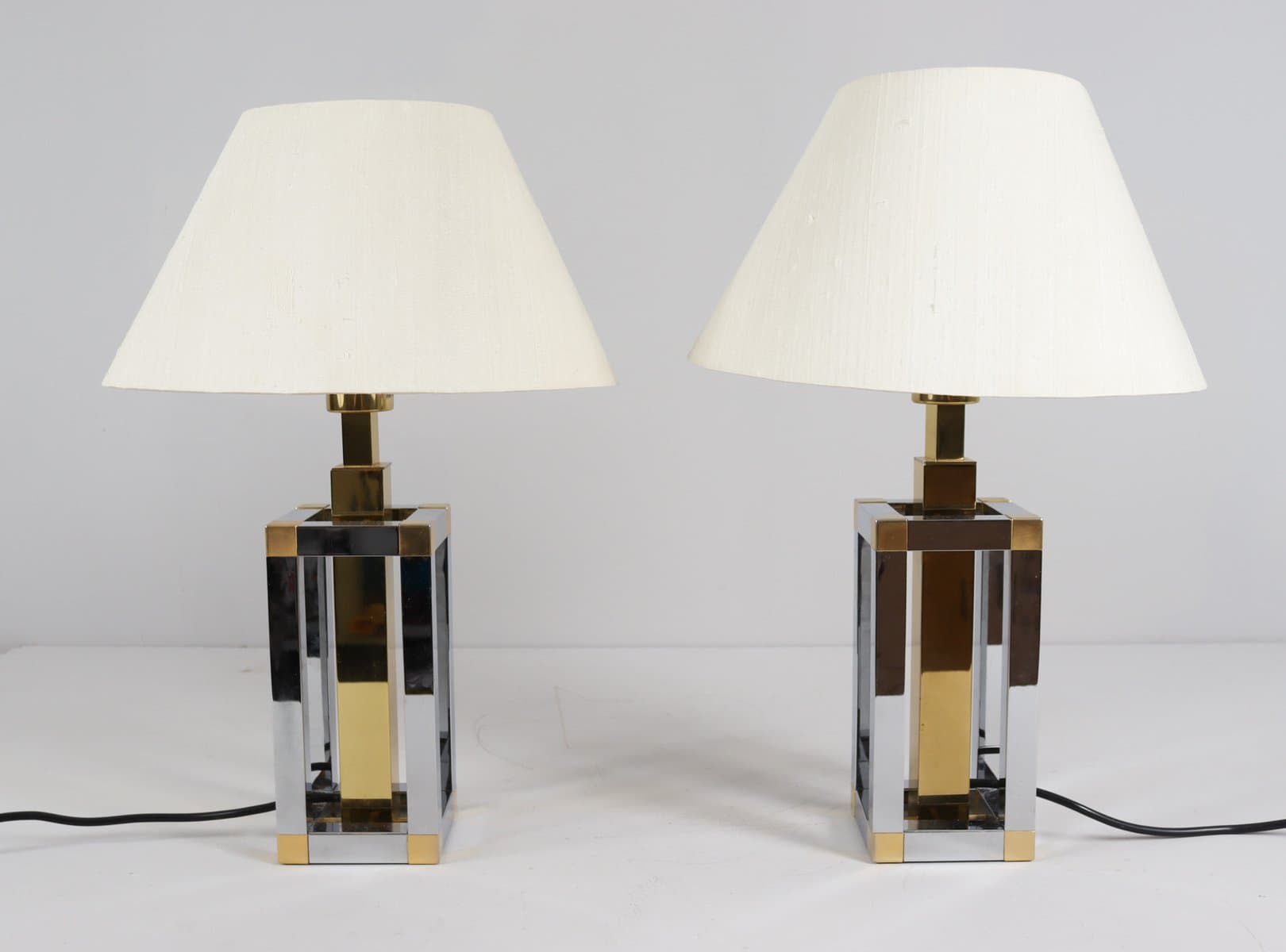 Para lamp stołowych Hollywood Regency, chrom srebrny, mosiądz złoty, bawełna biała, proj. S. Devidts, Niemcy, lata 80. - 276107