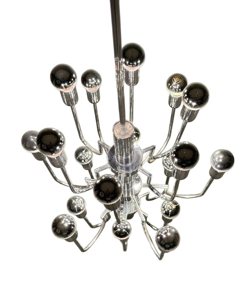 Chandelier Sputnik, silver chrome, by G. Sciolari, Italy, 1970s.