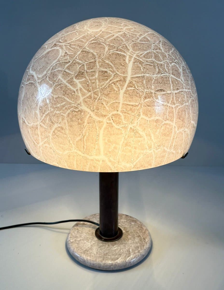 Lampa stołowa Model 832 Mushroom, szkło beżowy, marmur beżowy, mosiądz brązowy, proj. L. Diaz De Santillana, Venini, Włochy, lata 60. - 275954