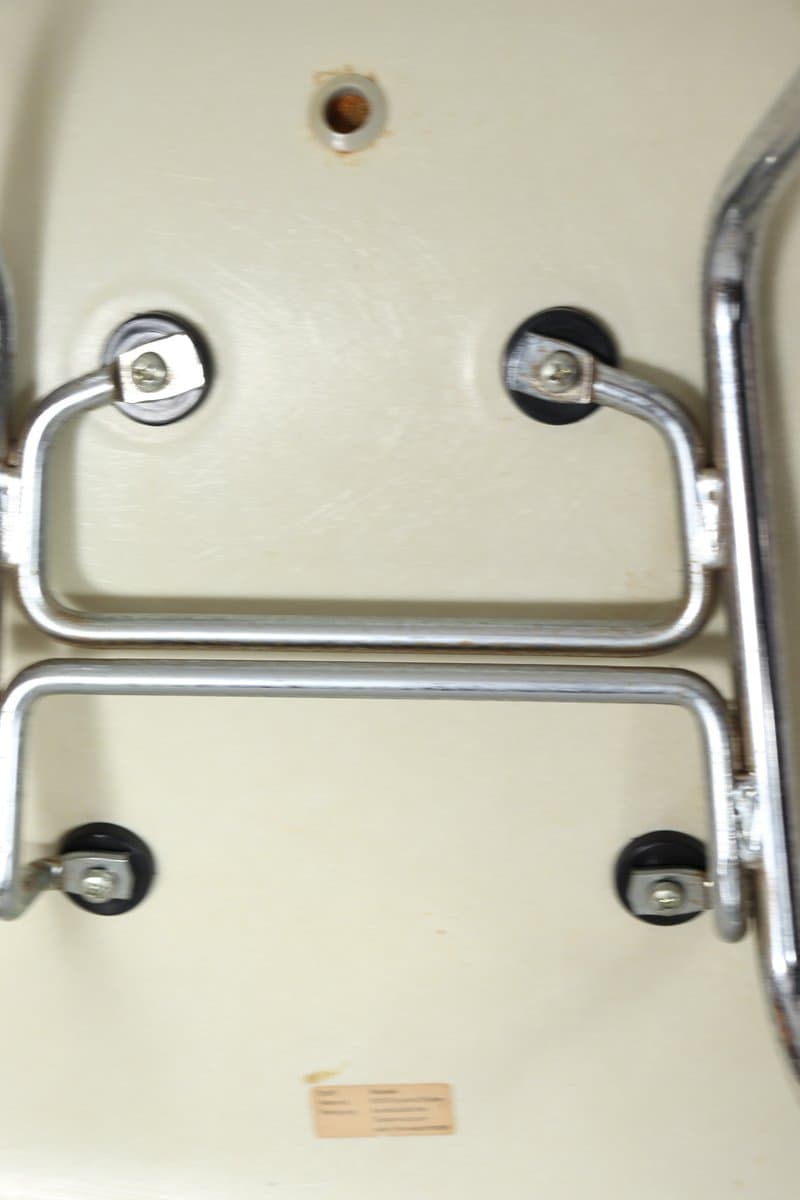 Zestaw foteli Dax, tkanina brązowa, włókno szklane, chrom, proj. C. & R. Eames, Vitra, Szwajcaria, lata 70. - 275852