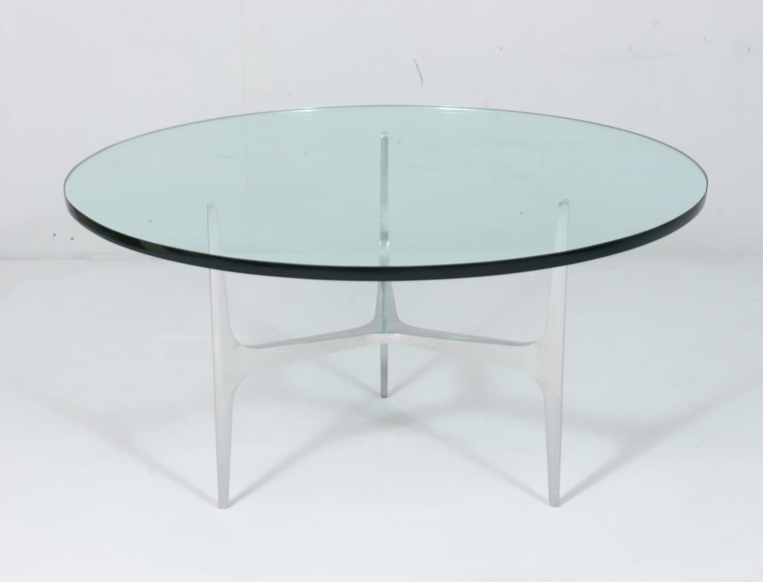 Stolik kawowy, aluminium srebrny, szkło przezroczyste, proj. K. Hesterberg, Ronald Schmitt, Niemcy, lata 70. - 276881