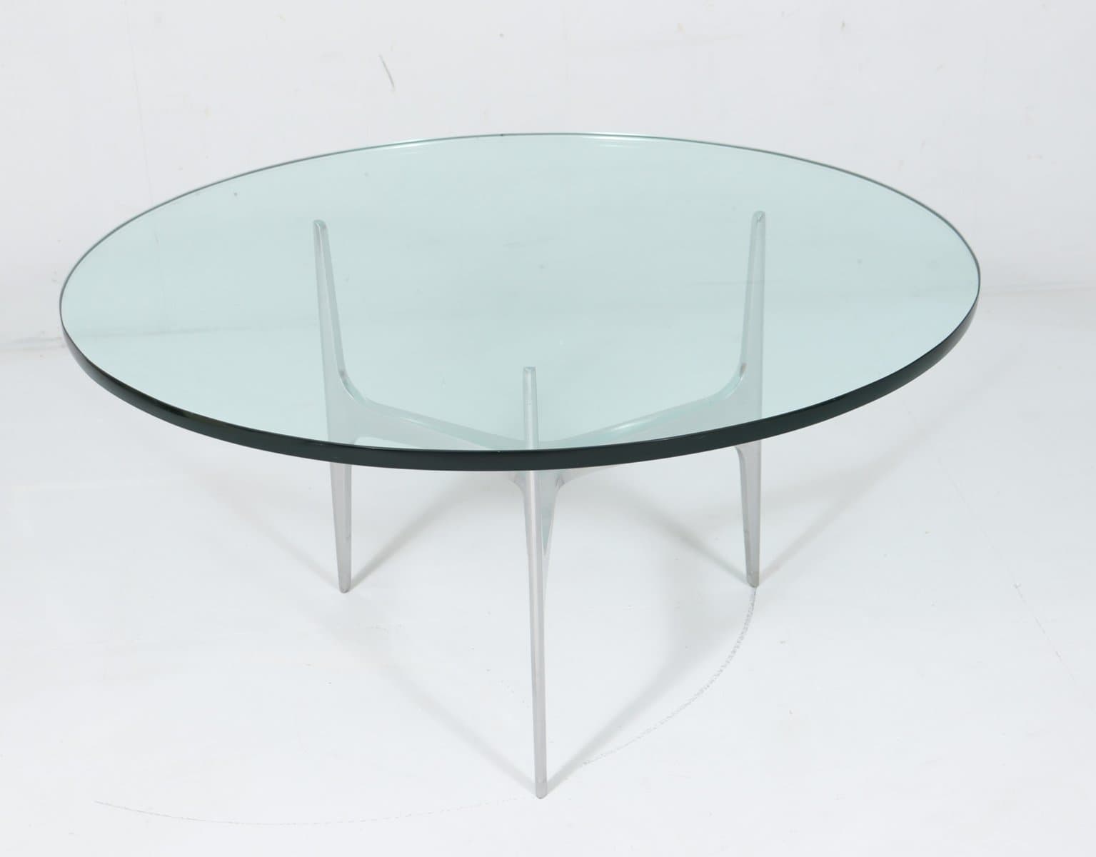 Stolik kawowy, aluminium srebrny, szkło przezroczyste, proj. K. Hesterberg, Ronald Schmitt, Niemcy, lata 70. - 276891