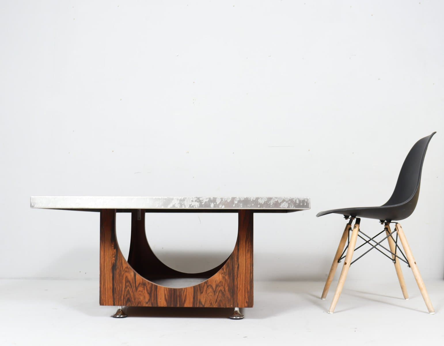 Stolik kawowy, aluminium srebrny, drewno brązowy, proj. H. Lilienthal, Niemcy, lata 70. - 276681