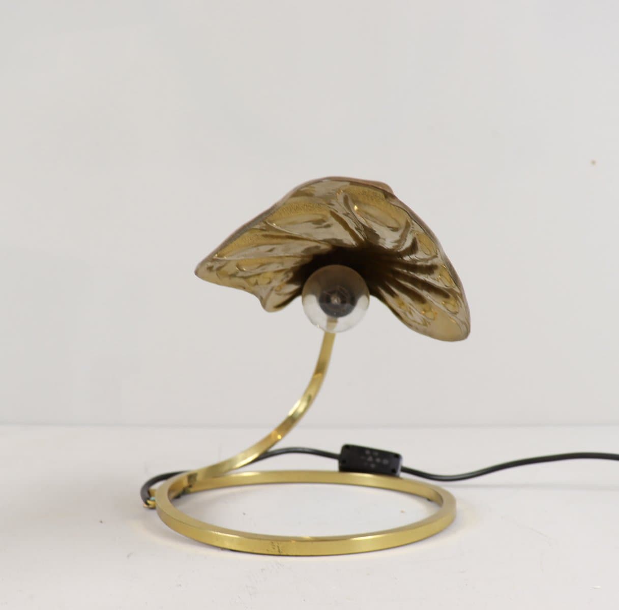 Lampa stołowa, złoty, mosiądz, proj. T. Barbi, Włochy, lata 70. - 276637