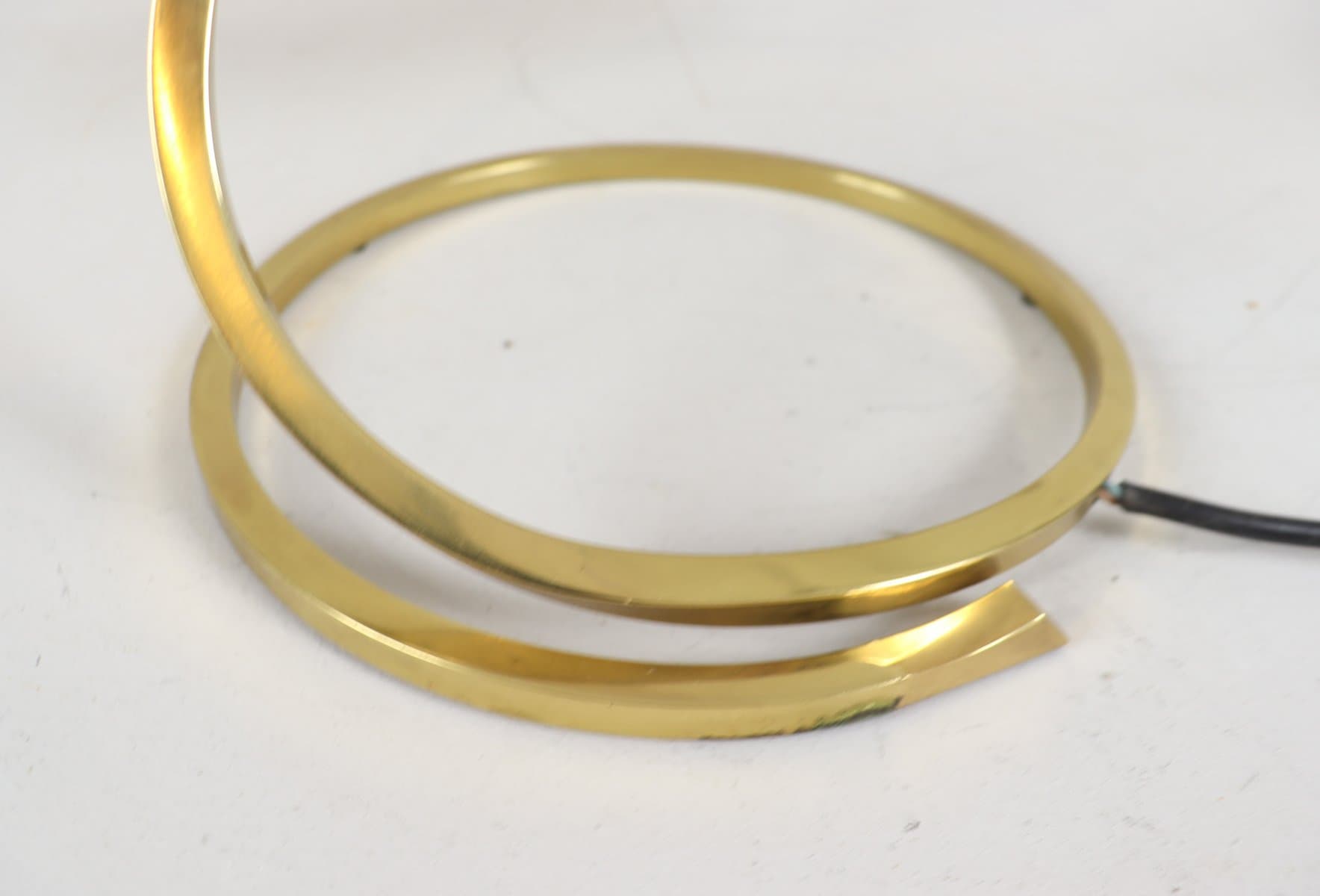 Lampa stołowa, złoty, mosiądz, proj. T. Barbi, Włochy, lata 70. - 276629