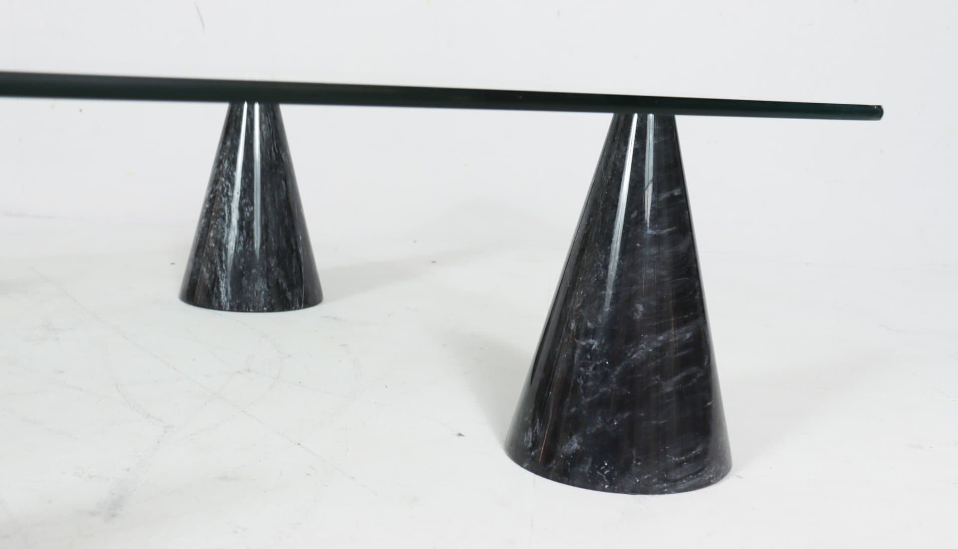 Stolik kawowy, marmur czarny, szkło przezroczyste, Włochy, lata 80. - 276539