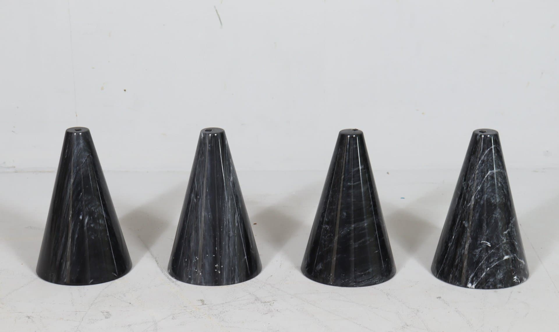 Stolik kawowy, marmur czarny, szkło przezroczyste, Włochy, lata 80. - 276533